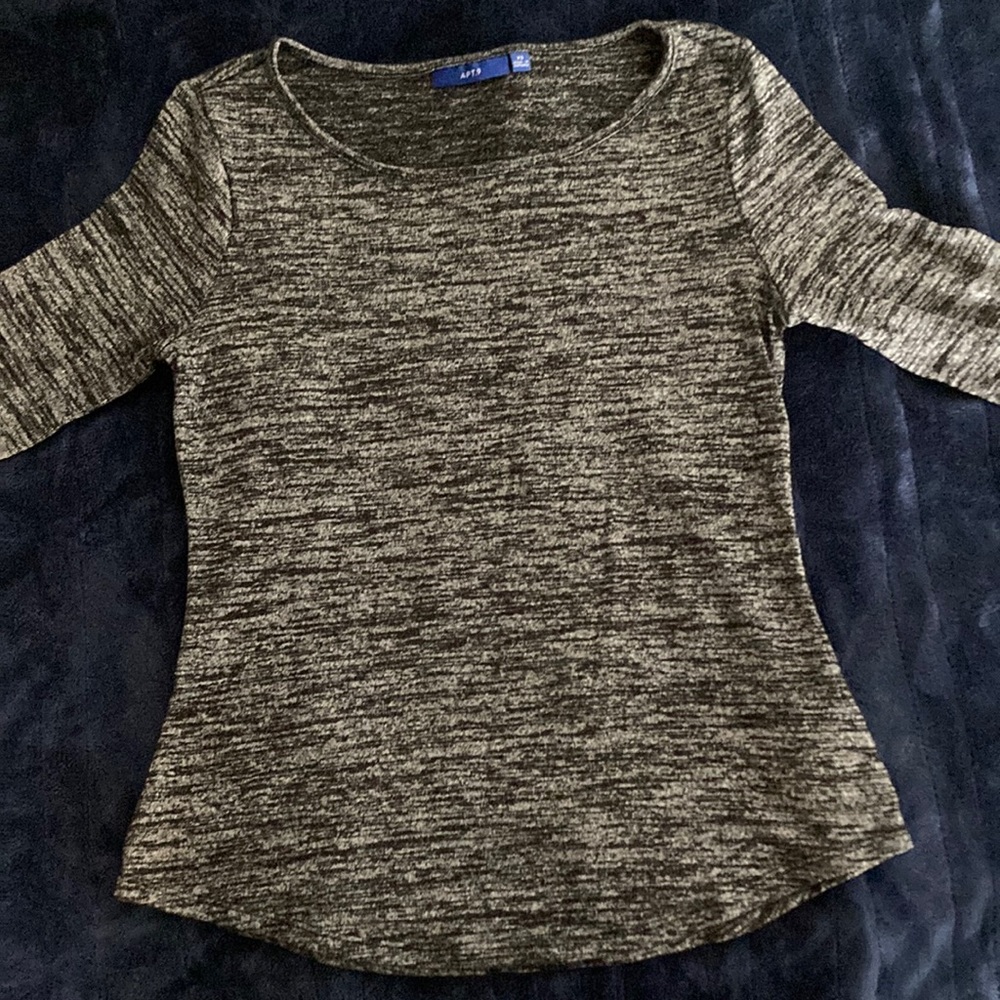 Gray short sleeved blouse(4% spandex)